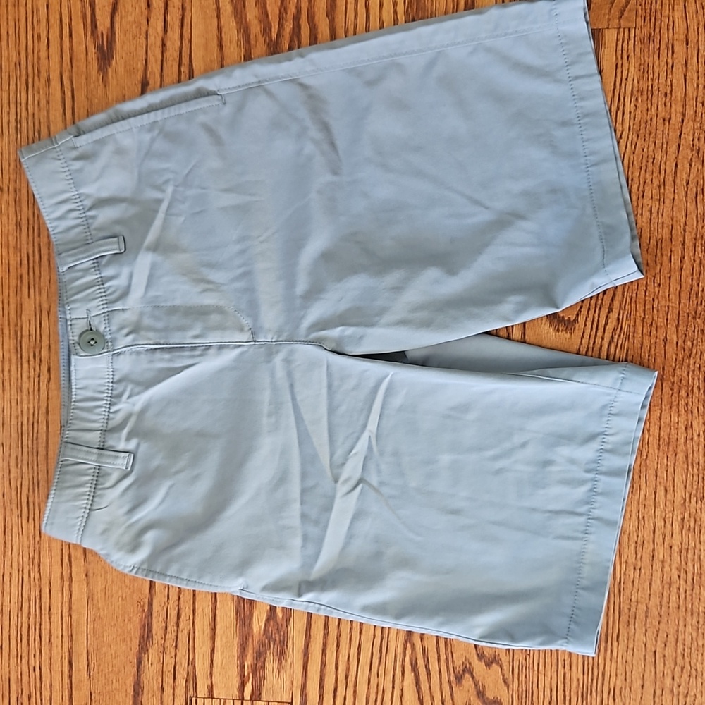 Boys sz 12 Under Armour Golf Shorts
